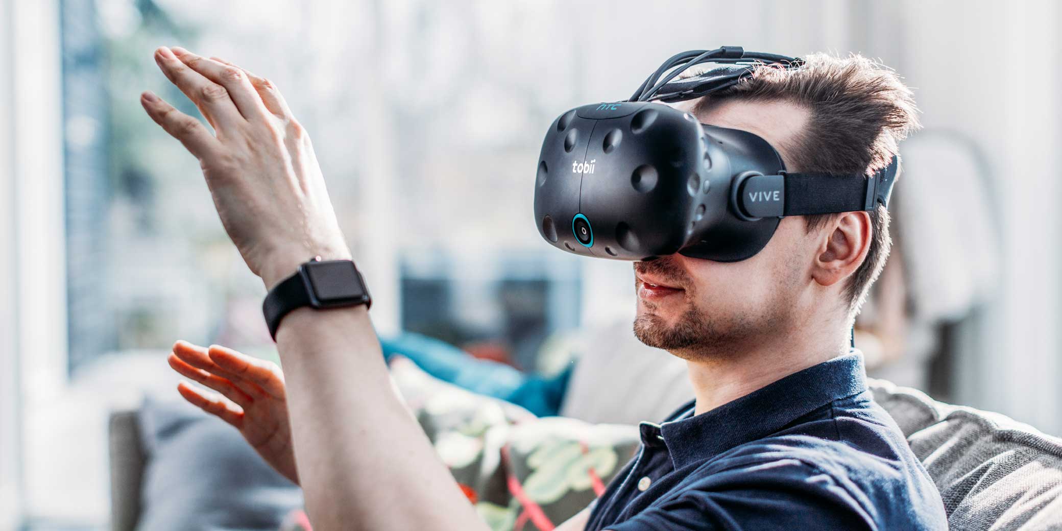 O vr. Бизнес очки виртуальной реальности. Очки виртуальной реальности для пилотов. Разработка виртуальной и дополненной реальности. VR В бизнесе.